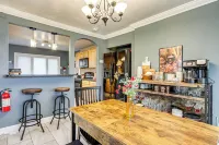 Lakefront Cottage 2 Mi to Palladium in Worcester!