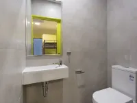 Breeze Lodge Hotels near ميلتون