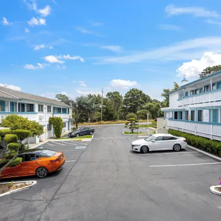 Arbor Inn Monterey