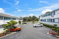 Arbor Inn Monterey - parking