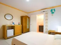 Whispering Palms Island Resort Các khách sạn ở San Carlos