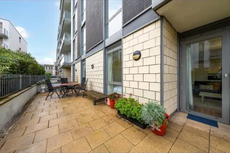 LuxuryStayLong Sleeps6 FreeParking FreeGym Terrace