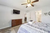 Private Beach Access and Stunning Views - Charming Spacious Escape