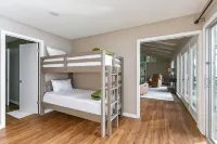 Round Rock Lodge - Retreat Nestled Among The Trees With Stunning Lake Views