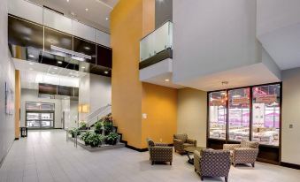Holiday Inn Express & Suites Kansas City KU Medical Center