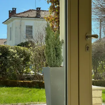 Eremes Rooms & Apartments