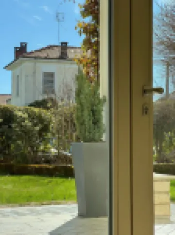 Eremes Rooms & Apartments