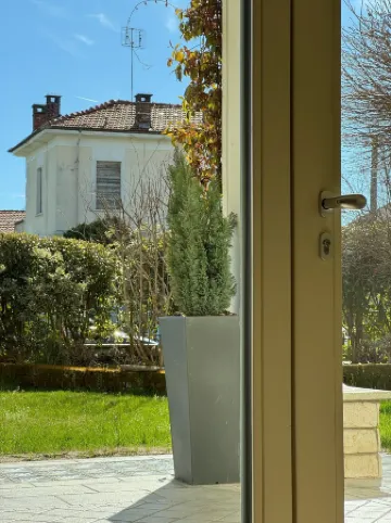 Eremes Rooms & Apartments