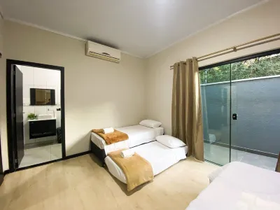 Casa Central piscina e AC para 8 hospede Hotels in Vila Itajuba