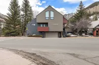 Cimarron Lodge 14 by AvantStay Ski-InSki-Out Property in Complex w Two Hot Tubs Permit3601