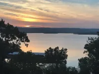 Vista Lakeside Lodge - on Table Rock Lake