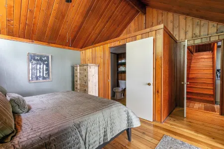 Round Rock Cabin-Rustic Charm for Family Gatherings Отели в г. Юнион Пэриш