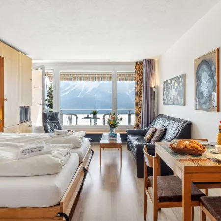 Promenade Apt 210