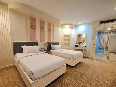The Rich Hotel Rama 5 Hotell i Bang Phai