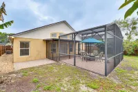 Lovely Florida Retreat w/ Lanai: 5 Mi to Riverwalk