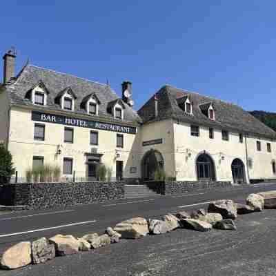 Gîte-Auberge du Pont de Lanau Hotel Exterior