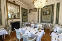Schlosshotel Neustrelitz Hotels in GroB Nemerow