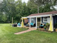 Couples Getaway on Lake Huron 2 miles south of the quaint town of Lexington