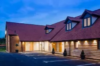 The Chequers Inn Hotels near Bourne End Marina
