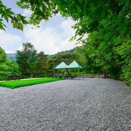 Feelstay Valley Pension Отели рядом с достопримечательностью «Астрономическая обсерватория «Космопия»»