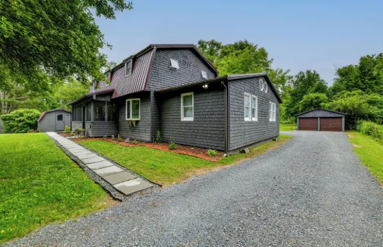 尼尼微河畔度假屋靠近船塢