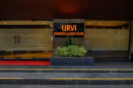 Urvi Banquets & Guest House Отели рядом с достопримечательностью «Сейнт Джон Черч»