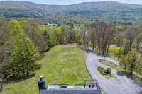 'The Mountain House:' Windham Retreat w/ Hot Tub! - Homestays