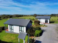 Prom Coast Holiday Lodge Hotels in Foster