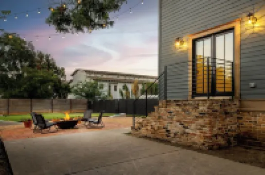 The Shotgun House from Fixer Upper; <2 Min Walk to Silos/Downtown; 800+ 5-Stars