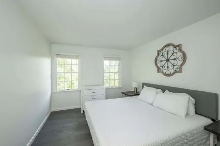 Lark Meadow Retreat Sleeps 10! Отели рядом с достопримечательностью «Парк Коттелл»