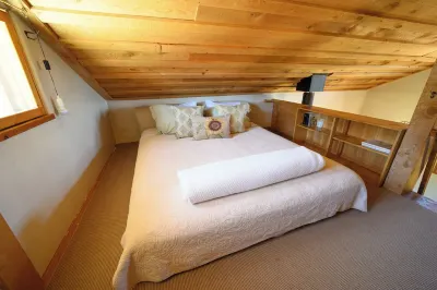 Glamping, Off-Grid Adventure at Peace-Friendly Cabin on 10 Acres w/ Stargazing! Cape Royal Trail 주변 호텔