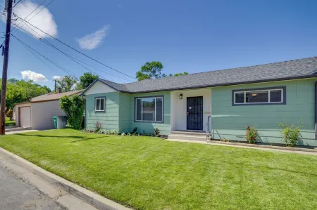 Relax Fireside! Tahoe Area Home 28 Mi to Slopes