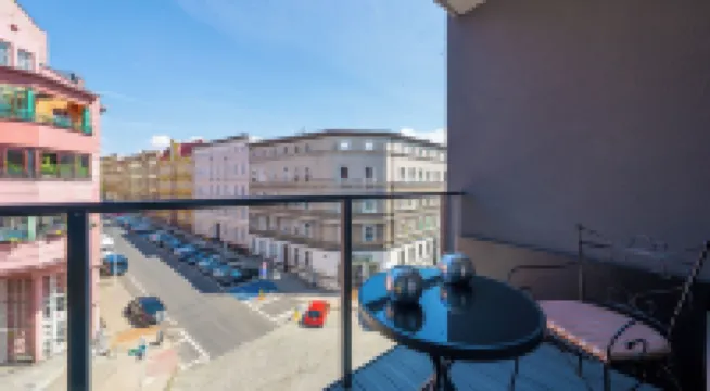 Sun & Snow 奧德讓斯基大道