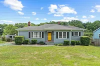 Cozy 2BR Near Furman & Downtown, Fenced Yard Hotels in Sans Souci