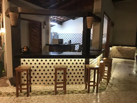 RUSTIC MANSION 11 SUITES 50 BEDS NEXT TO BEACH PARK Отели рядом с достопримечательностью «Аквапарк "Бич Парк"»