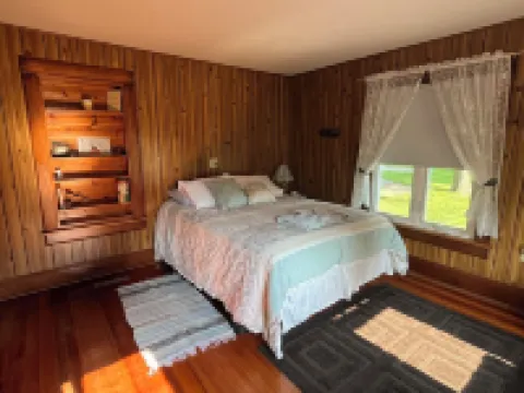 Historic Farm House called Oak Cliff w/ spectacular view of  Mississippi River