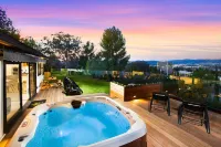 Stunning City Views and Cozy Fireplaces - Spacious Hilltop Retreat