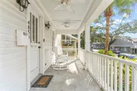 Charming Historic Retreat with Private Backyard - Inviting Oasis