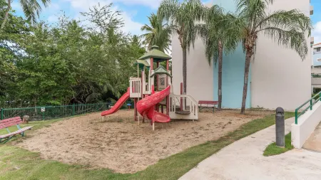 Tropical Escape With Pool Tennis Cabo Rojo Отели в г. Кабо Рохо