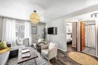 Winery Access and Cozy Bonus Space - Charming Getaway