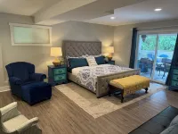 Hidden Pond Large Two Bedroom, Pet Friendly, with Hot Tub and Private Beach