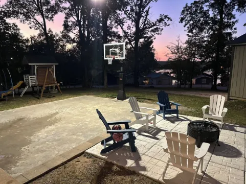 Lake of Egypt Hill Top Retreat - Sleeps 8