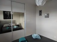 Single-storey wooden house with swimming pool near the beach Hotels in Erdeven