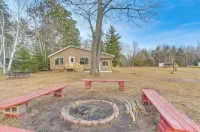 Spacious 3-Bedroom Cabin on Beautiful Blueberry Lake