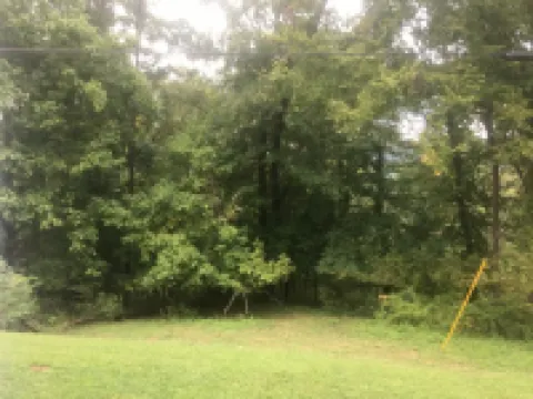 Private, wooded, and convenient cottage just blocks from SOMC Hotels in Scioto County