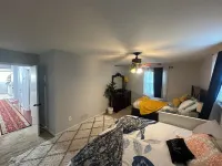 Spacious 6-bedroom house with WiFi, AC in fabulous Silver Spring Các khách sạn gần Sanctuary Court Connector Trail