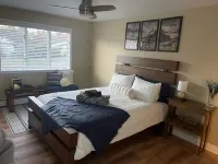 Charming 2 -bedroom cottage farmhouse  with WiFi and AC in Old Forge