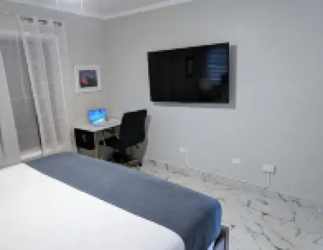 NEW Fully Renovated - Close to Beaches & Shopping!