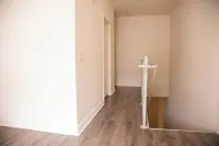 Cozy 2-bed, 2-bath condo WiFi, AC, near lake and shopping centers in Corona.