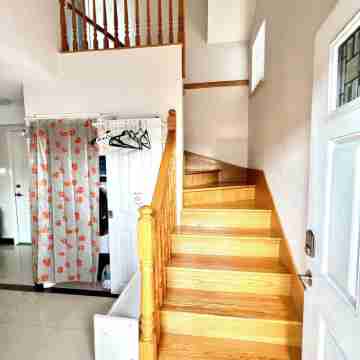 Cozy 2-bedroom guesthouse in a convenient location Others